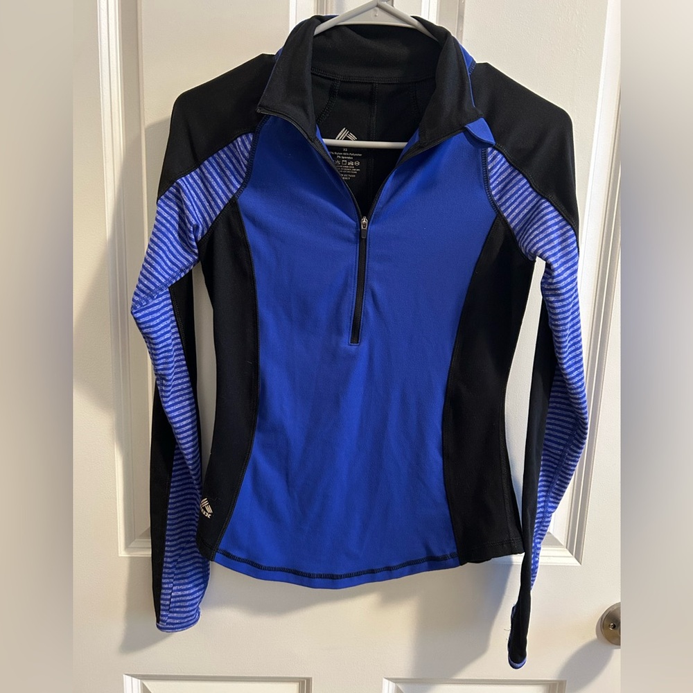 Half zip athletic top